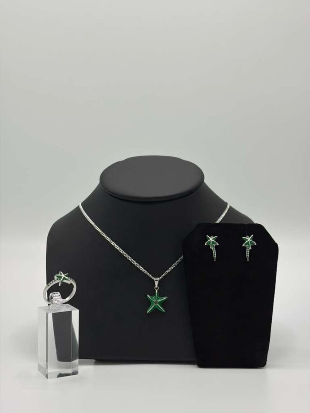 925 Sterling Silver Green Star Necklace 18" with Earrings and Ring Set